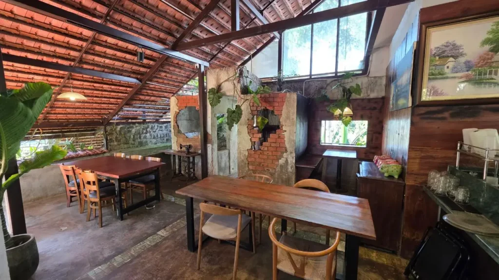 Không gian – Điểm cộng lớn nhất của Ngói Coffee & Tea