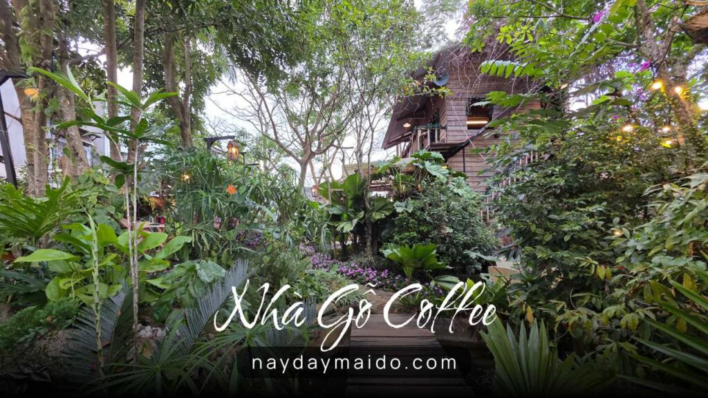 Nhiều khu vực ngồi, mỗi góc một nhịp riêng khi đến Nhà Gỗ Coffee