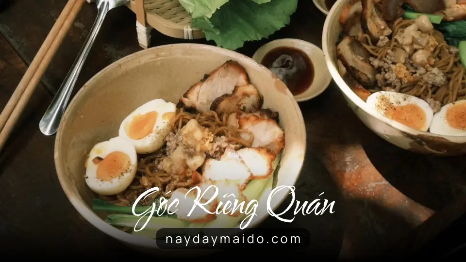 Góc Riêng Quán Quán Mì Tươi & Không Gian Mộc Mạc Giữa Phố